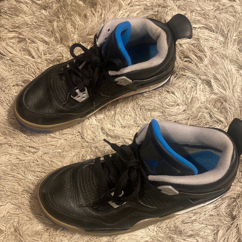 Jordan’s blue and black - Picture 4 of 4